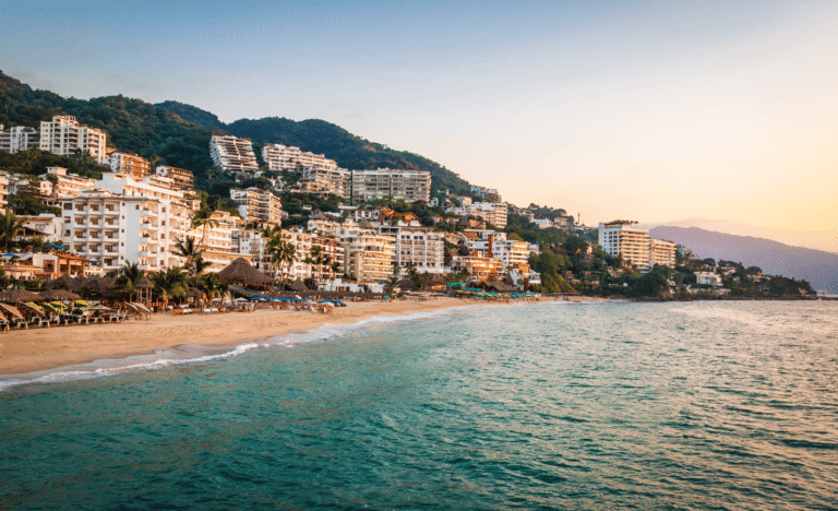 ¿Es buen momento para comprar propiedad en Puerto Vallarta? Esto debes saber