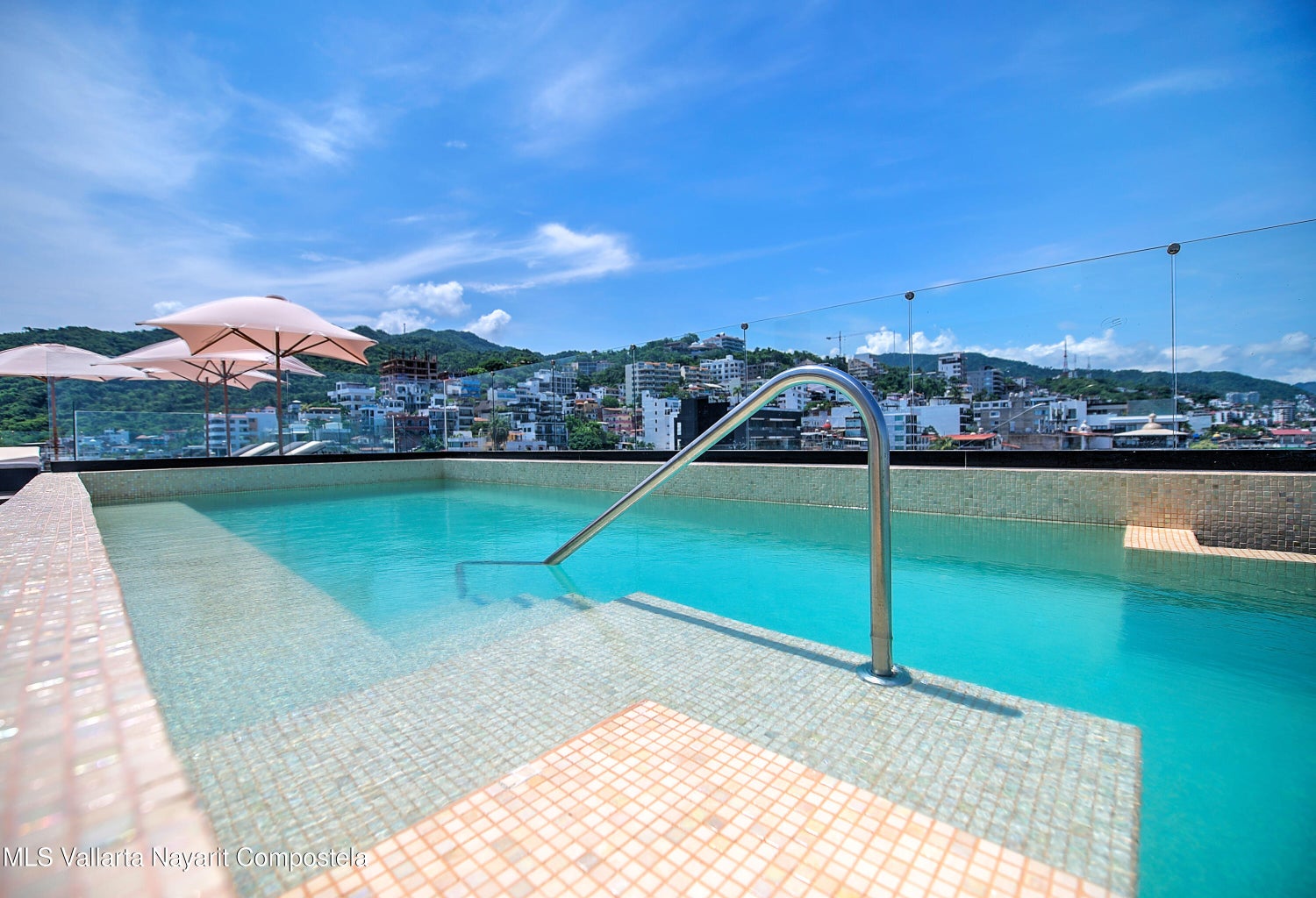torre 12 piscina